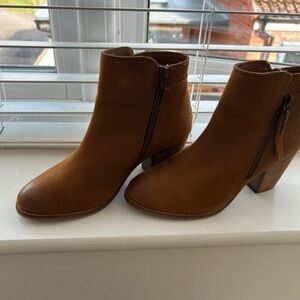 Chic Brown Ankle Boots